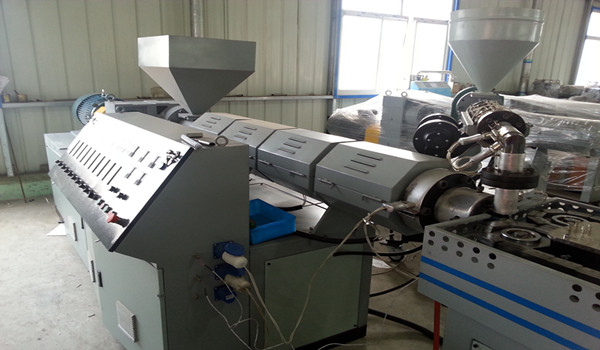 標(biāo)志線波紋管擠出生產(chǎn)線